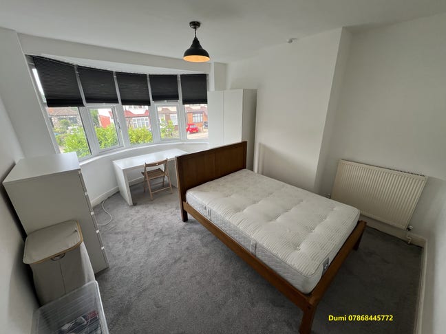 Large double room for rent Main Photo