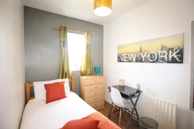 Single Room Available to let - All bills included  Main Photo