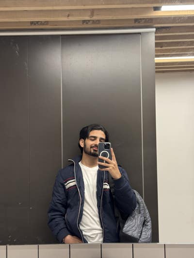 Professional Male seeks a single or double room Main Photo