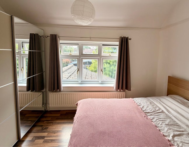 Bright & cosy double rooms | Elizabeth line  Main Photo