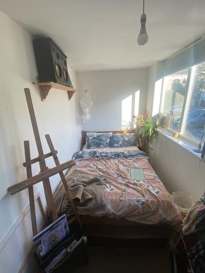 1 double bed room available for July & August Main Photo
