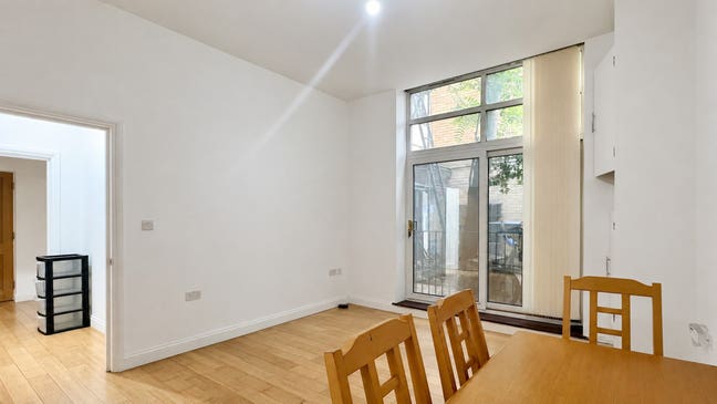 Wonderful 1 Bed Flat in Elephant and Castle  Main Photo