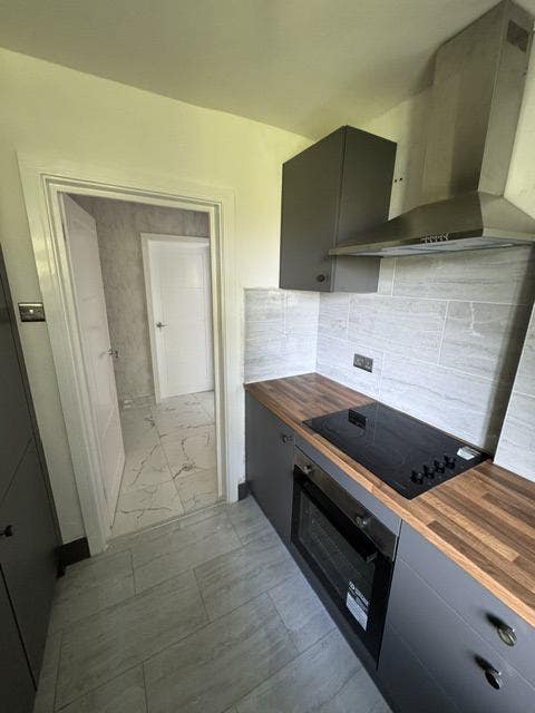 Spacious Double Bedroom, Newly Renovated - Acton Main Photo