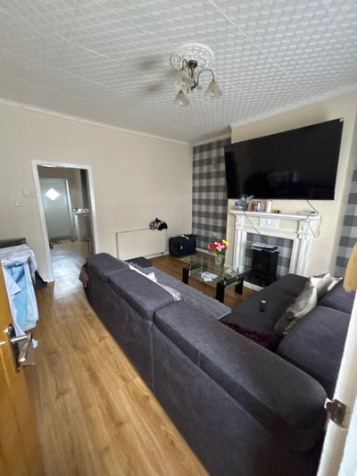 Double Room to Rent-Clean and Respectful Main Photo