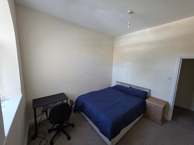 Spacious Double Room Available in Godalming Main Photo