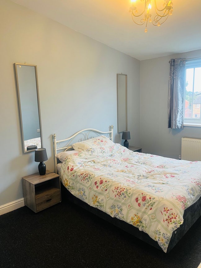 Lovely Rooms to Rent in Burton on Trent Main Photo