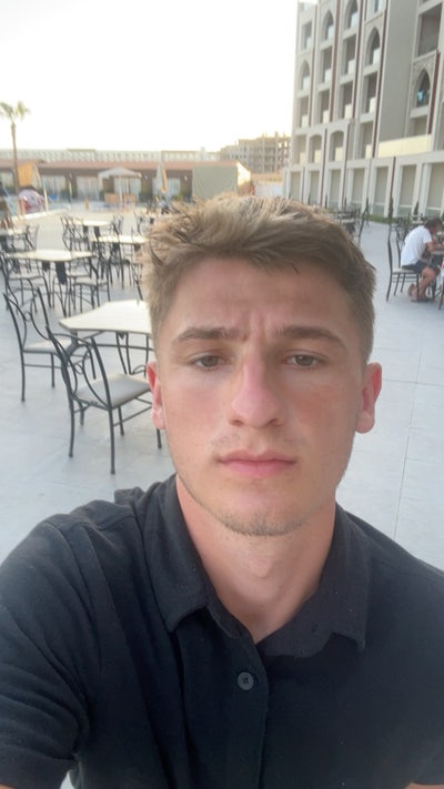Looking for a room to rent or people to move with Main Photo