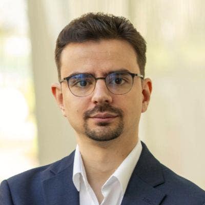 Italian academic looking for room :) Main Photo