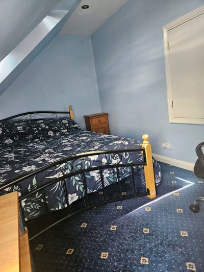 Double Bedroom Available Immediately Main Photo