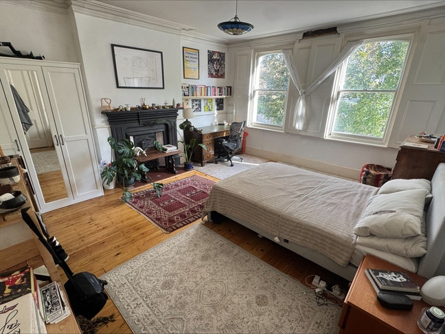 Large Room for Sublet in Friendly House Share Main Photo