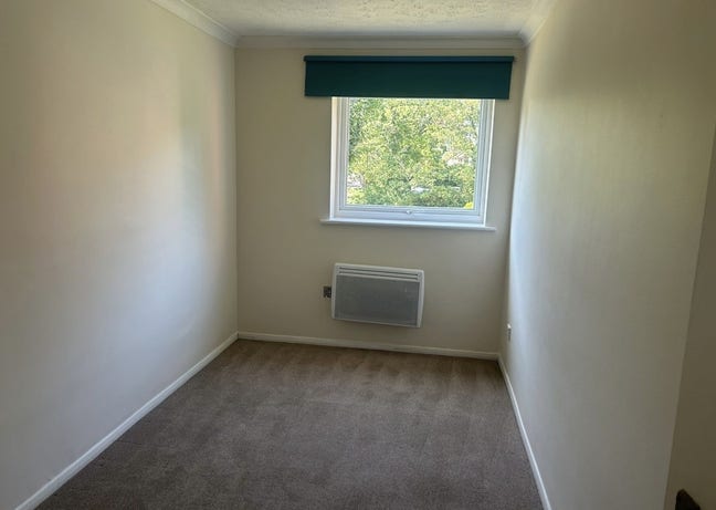 Surbiton unfurnished double room Main Photo