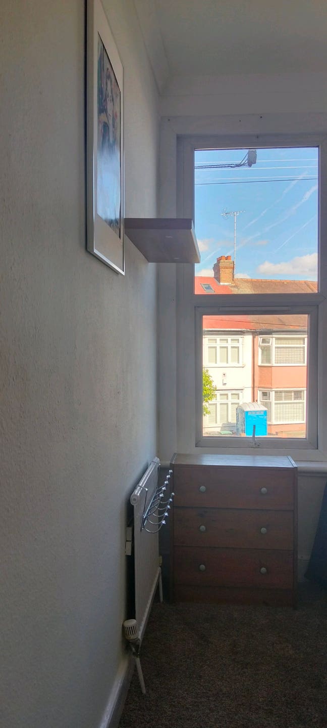 Bright Box Room  Main Photo