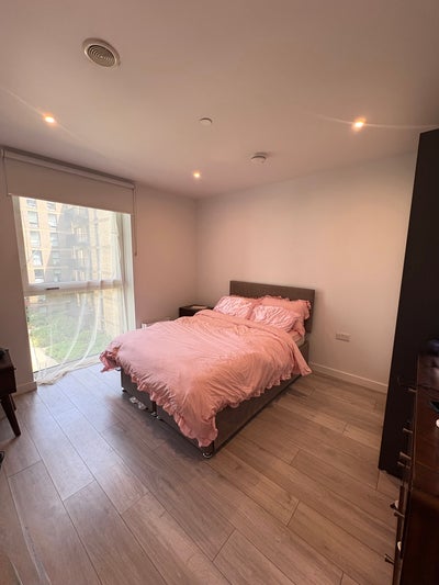 Spacious ensuite double room with gym and garden  Main Photo