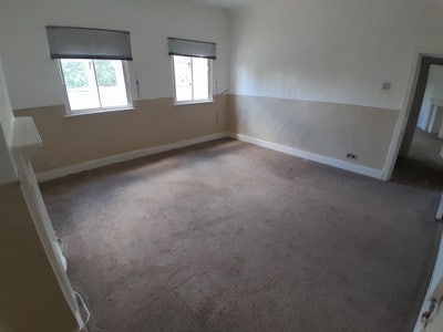 Spacious and Bright Double Rooms | Available Now Main Photo