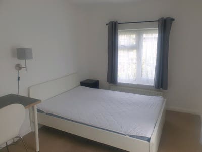 Bright Double Room available in New Cross Gate Main Photo