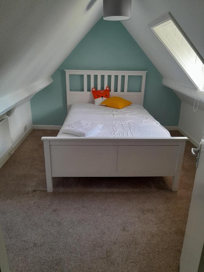 Spacious and Bright Double Rooms | Available Now Main Photo