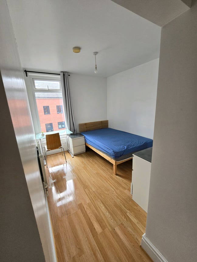 Room to Rent in Claremont rd rusholme Main Photo