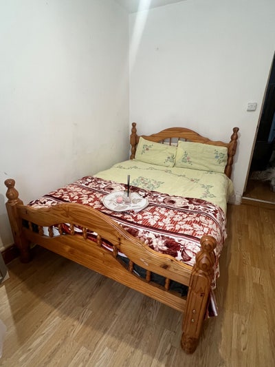 Double bedroom for females  Main Photo