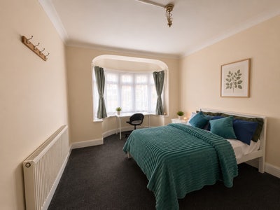3 rooms  in Leyton next to  Overground Main Photo