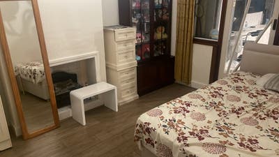 Big spacious double room to let  Main Photo
