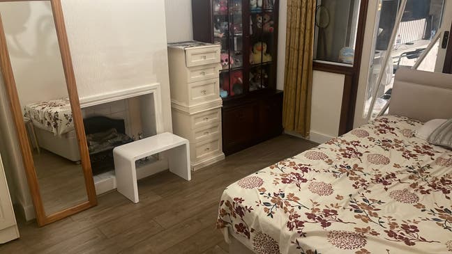 Big spacious double room to let  Main Photo
