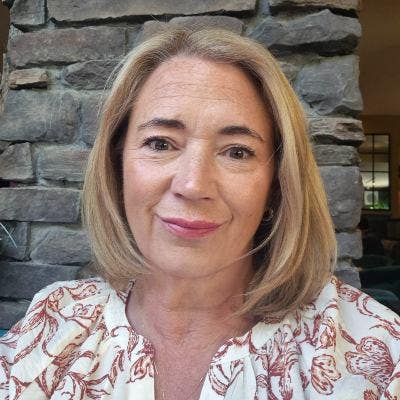 I am a professional female aged 54. I am look... Main Photo