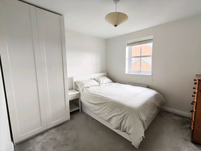 Available Immediately - Room & Bathroom Main Photo