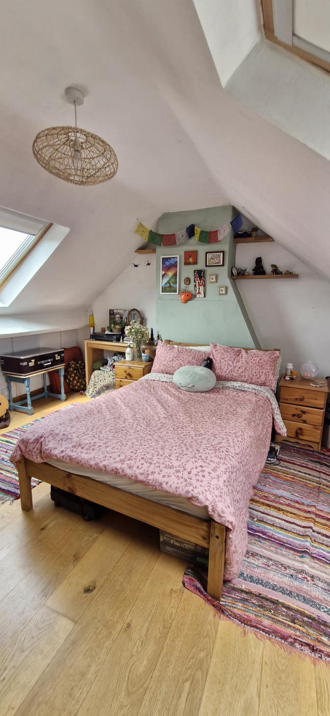 Loft room available in lovely 2 bed house Main Photo