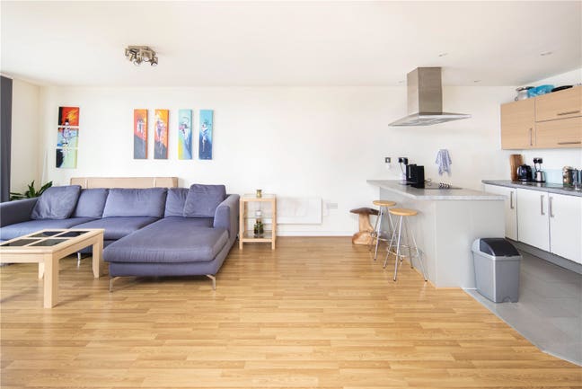 Short term let 2 bed 2 bath Stratford; concierge  Main Photo