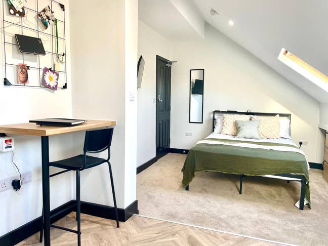 TWO Studio Style Rooms - bills included - Parking Main Photo