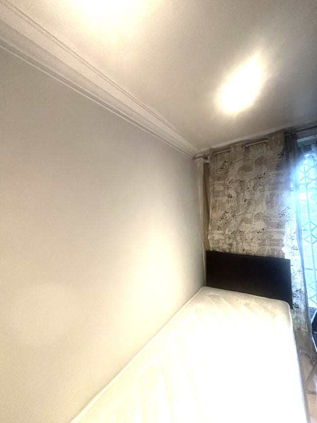 Small single room in Chelsea Main Photo