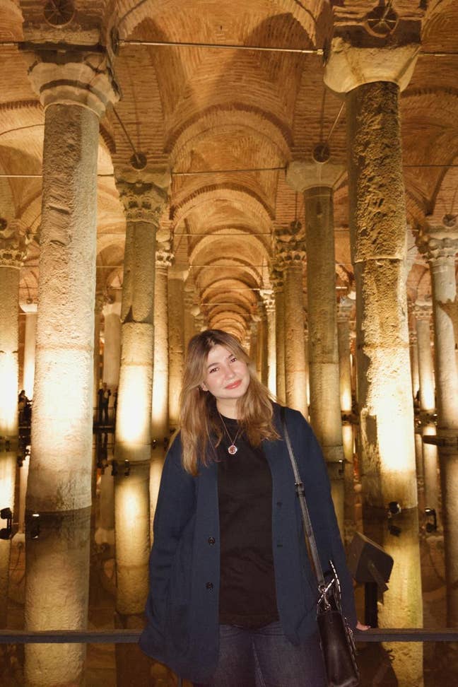 Hi! I'm a 21-year-old international female st... Main Photo