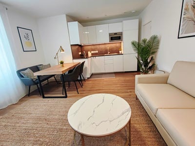 Short Let | Female Home | 5 mins London Bridge Main Photo