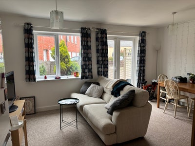 Two lovely rooms available  Main Photo