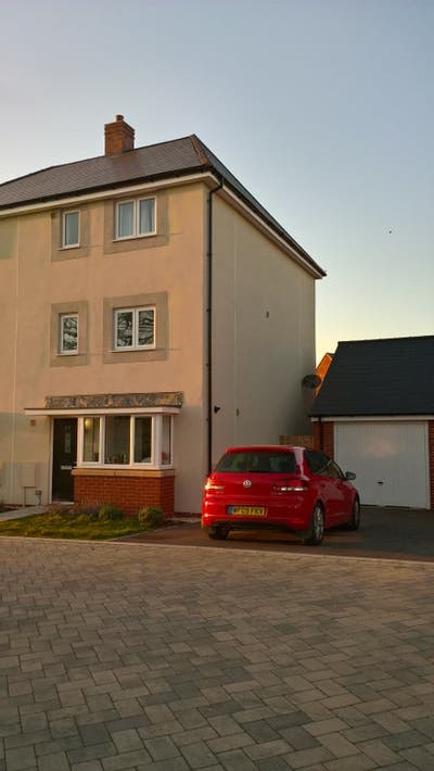 Private Top Floor Double Room & Bathroom Main Photo