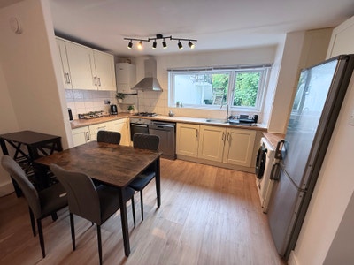 Three-bedroom flat in Muswell Hill Main Photo
