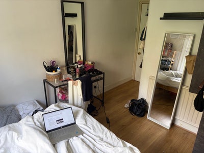 Small Double Room Available! Main Photo
