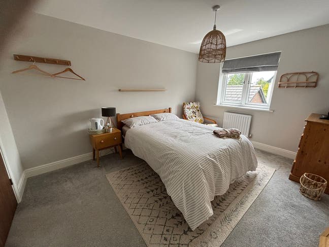 Large double room with ensuite Main Photo