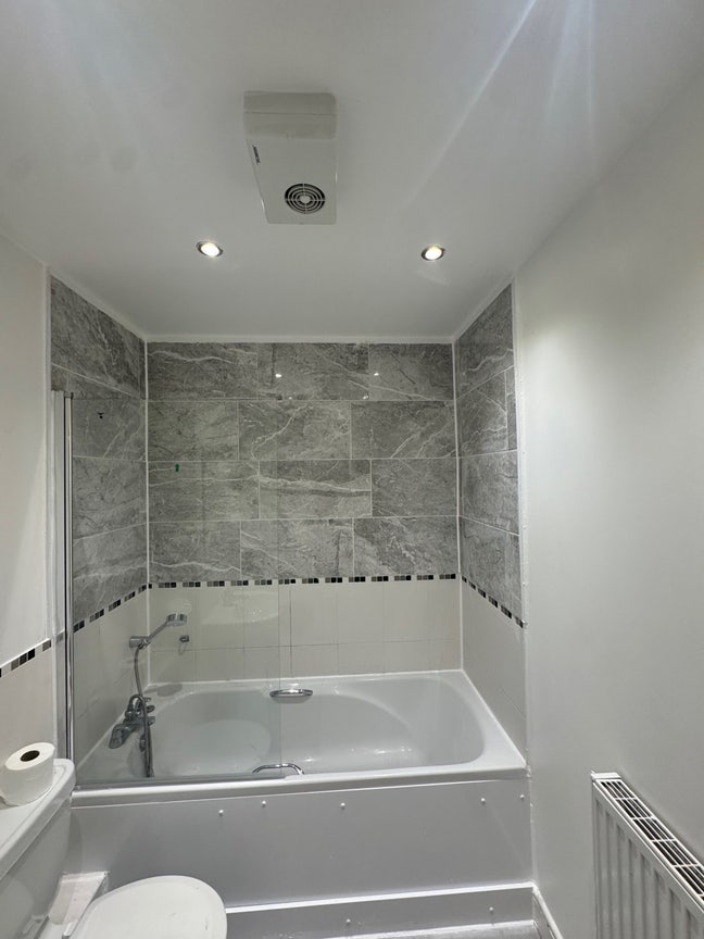Double bedroom with personal  bathroom  Main Photo