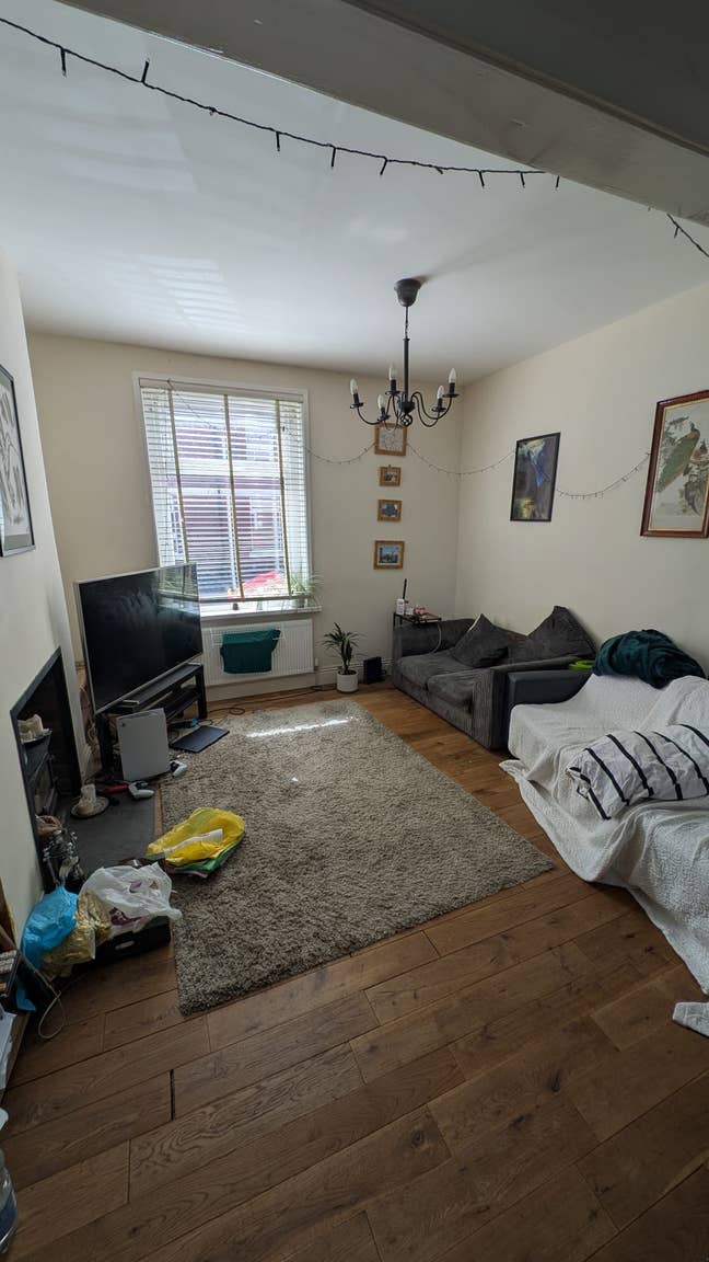 Lovely ensuite room in 3-bed house. Main Photo