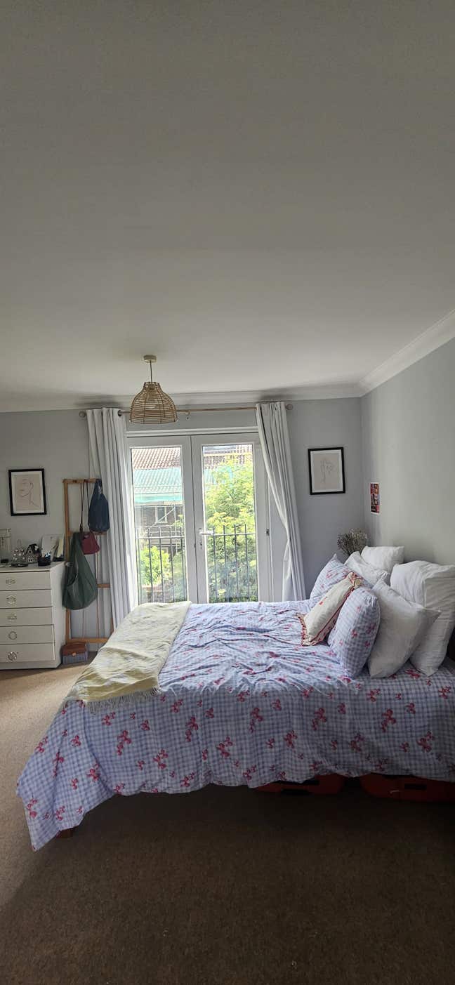 Extra Large bedroom Clapham South 🌸🏡✨  Main Photo