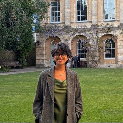 Professional Female seeks a double room Main Photo