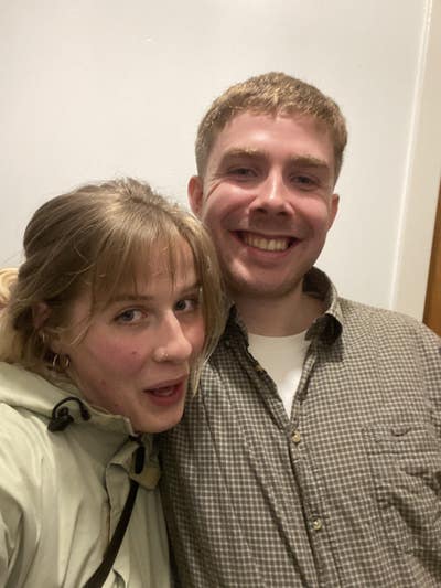 Postgrad pals looking for flat share  Main Photo