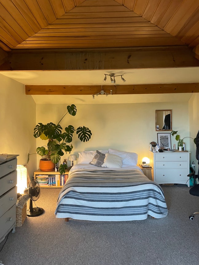 Beautiful room in friendly London Fields house  Main Photo
