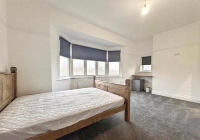 Spacious 4-Bedroom En-Suite House – NN5 ✨ Main Photo
