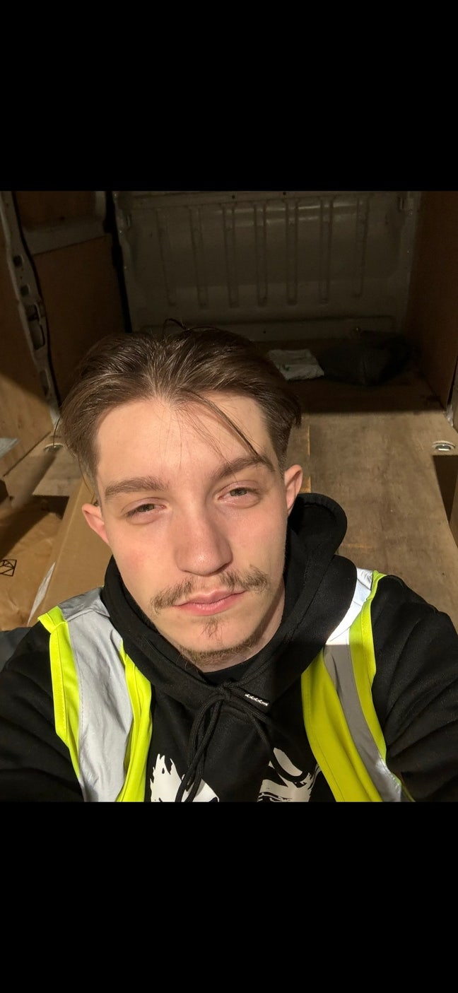 Professional Male seeks a single or double room Main Photo