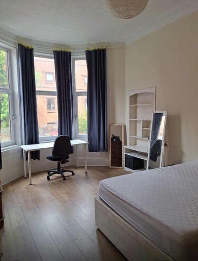 Double room in Partick Main Photo