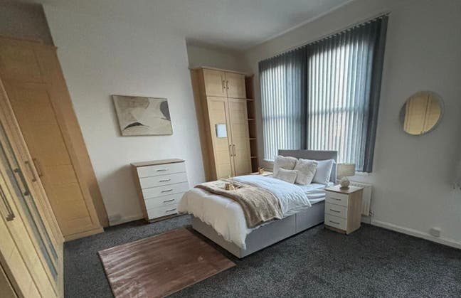 💥 MASSIVE Double Room - Close to Town 💥 Main Photo