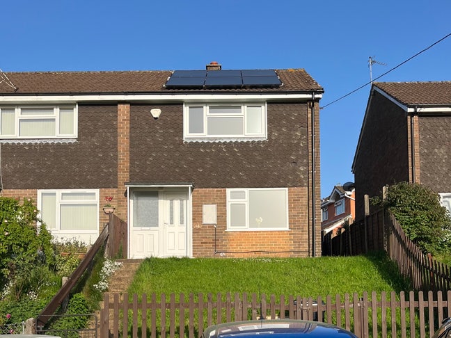2 bed end-terrace house  Main Photo
