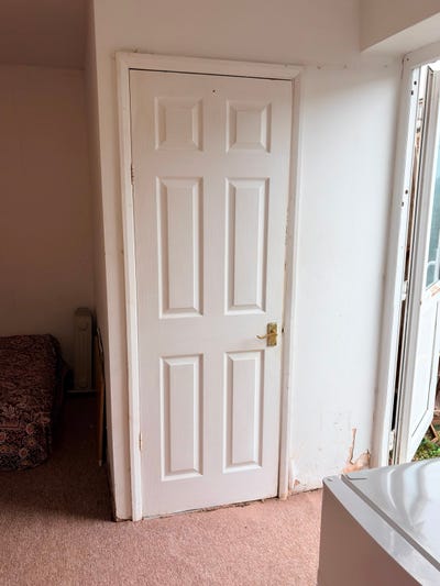 Shared Ensuite Room Main Photo